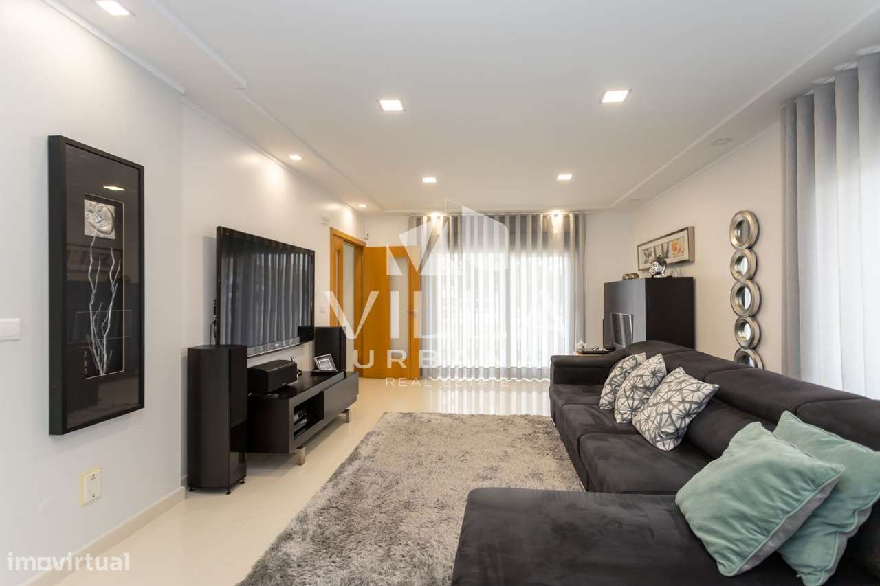 Moradia Isolada T4 em Valadares-35