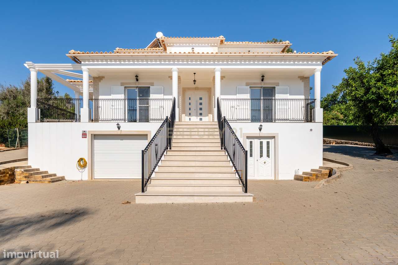 Moradia com piscina e garagem, 3 quartos e espaço independente com 2 q - Grande imagem: 4/40