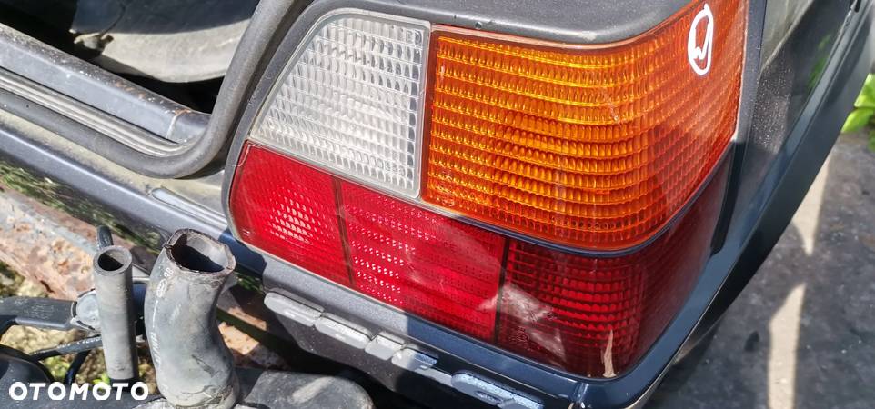 LAMPA PRAWY TYL VW GOLF II - 1