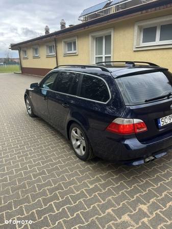 BMW Seria 5 525d - 12