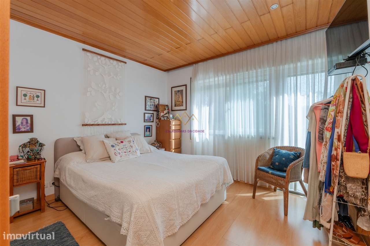 Moradia única à venda numa das melhores ruas de Oeiras-25