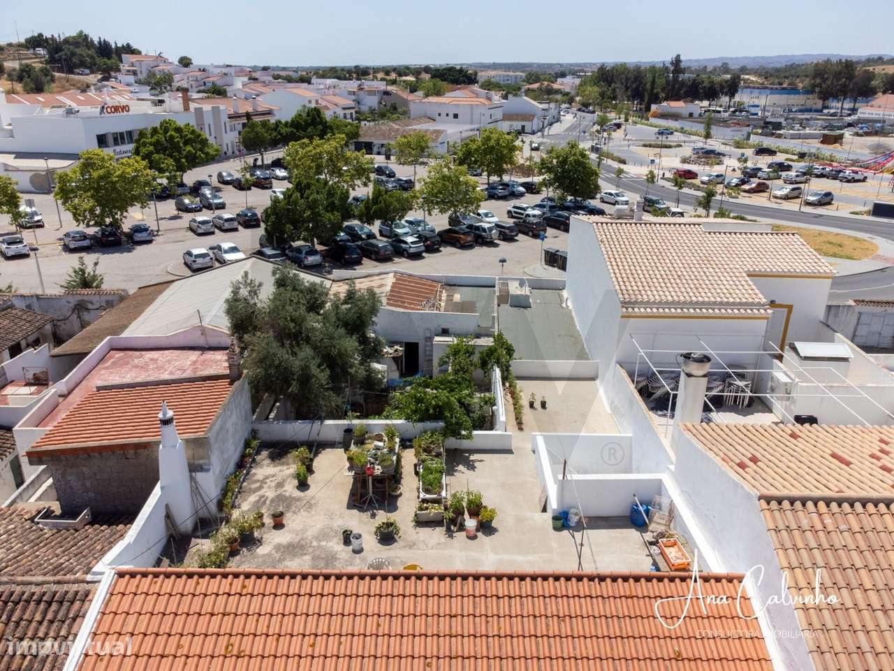 Moradia Terrea T4 Com Garagem E Espaco Exterior No Coracao De Castro