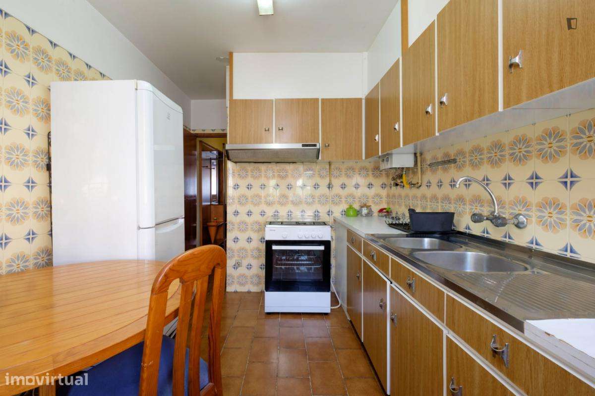 Quarto - localizado em Nogueiras Coimbra - Grande imagem: 4/19