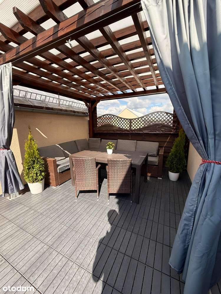 Przestronne 4-pokojowe mieszkanie z tarasem na dachu-16