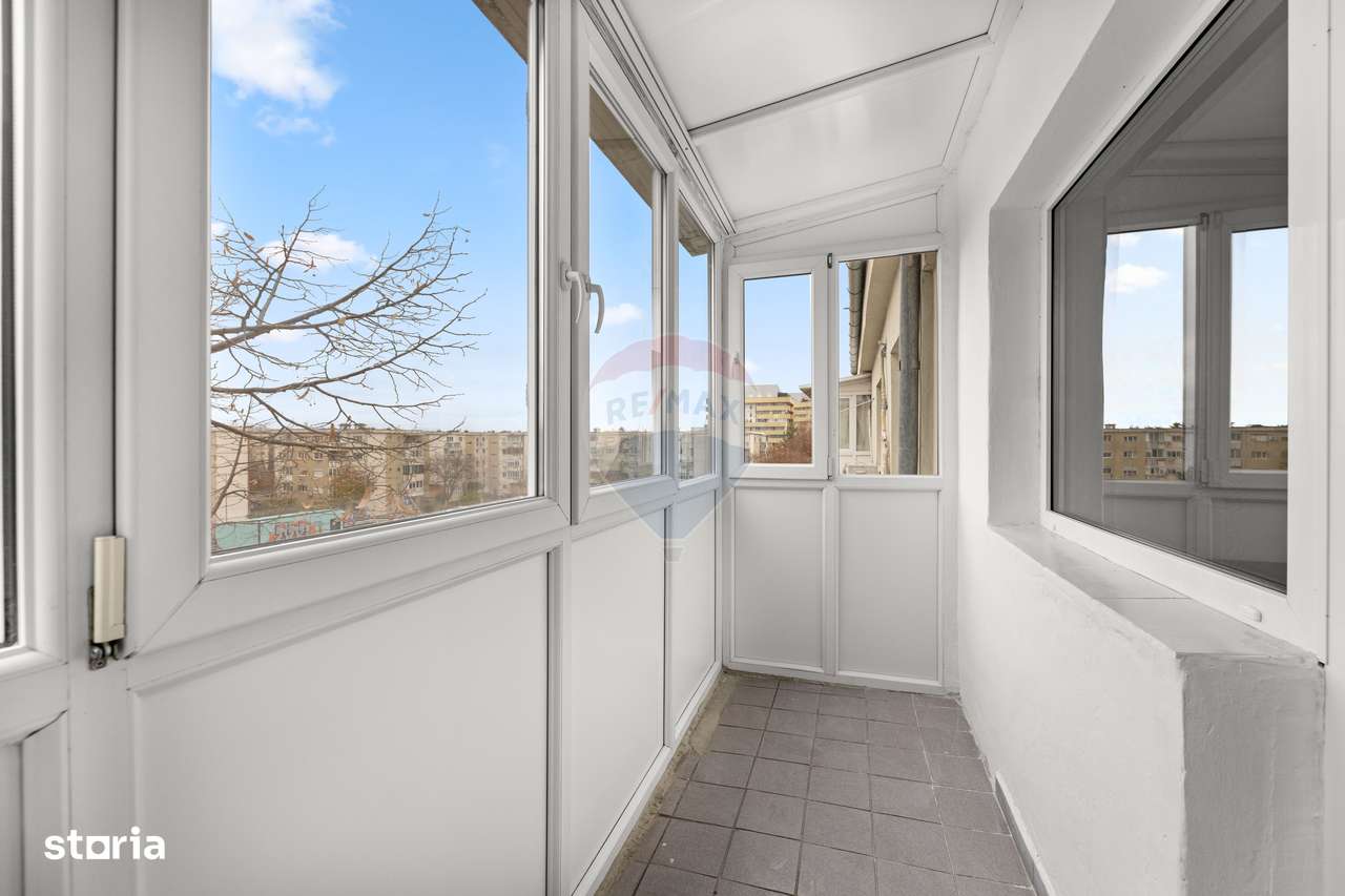 Apartament spațios cu 3 camere, de vânzare, în zona 300 Micalaca-4