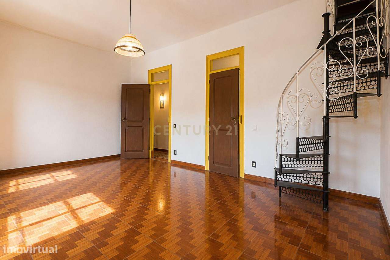 Moradia de Charme de 1926 com Jardim Centenário – Uma Oportunidade Úni-25