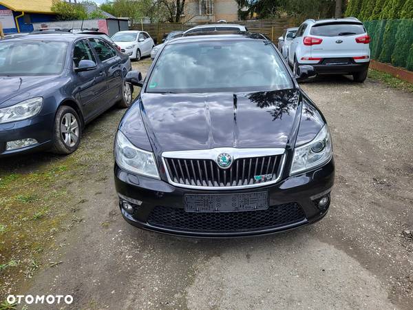 Skoda Octavia Combi 2.0 TDI CR DPF DSG RS - 9