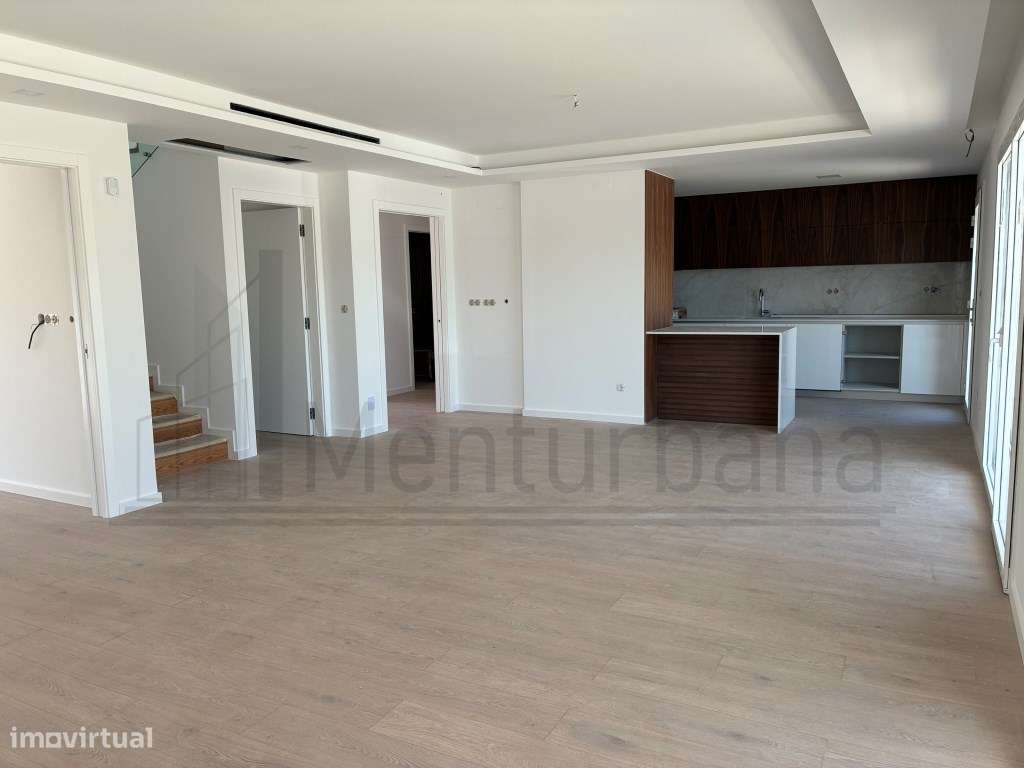 FANTÁSTICA MORADIA COM PISCINA EM MANIQUE - CASCAIS-14