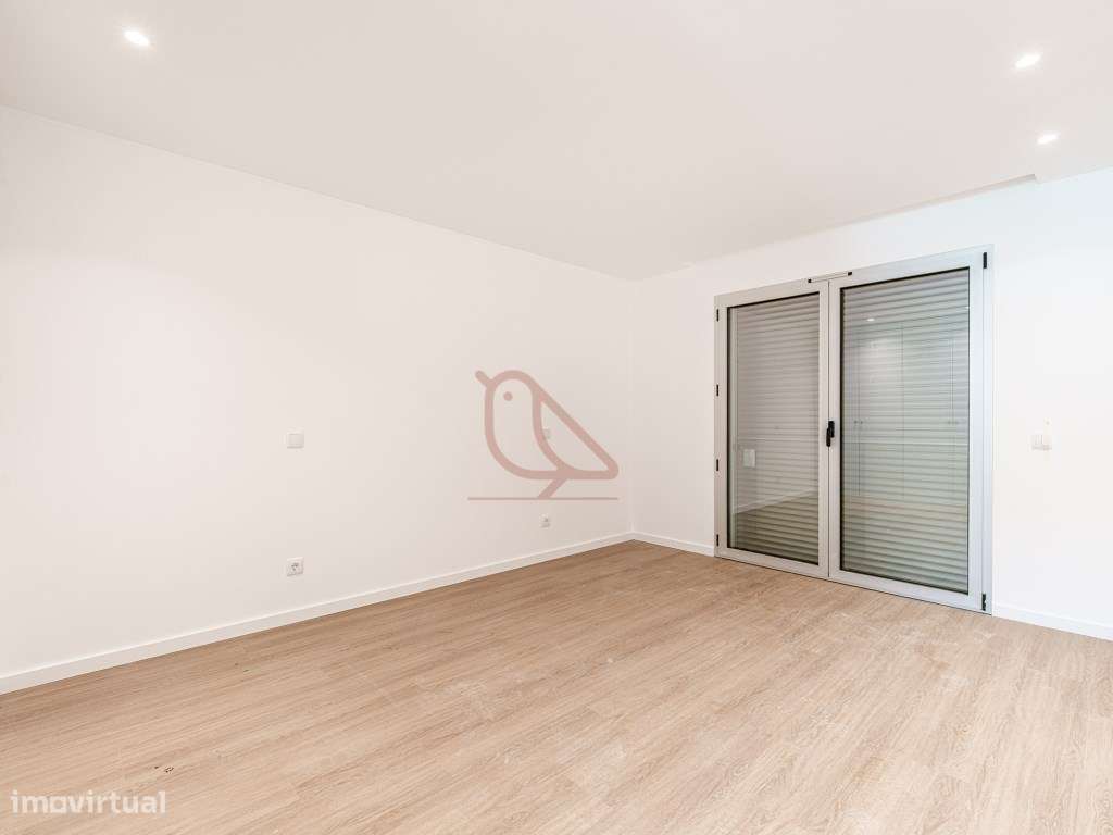 Moradia Isolada T4 Contemporânea com Jardim e Acabamentos Premium -...-8