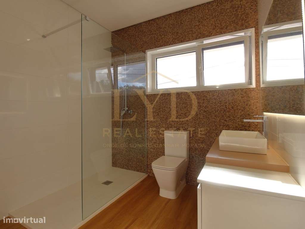 Moradia T3 + 1 Recezinhos (S.Mamede)-11