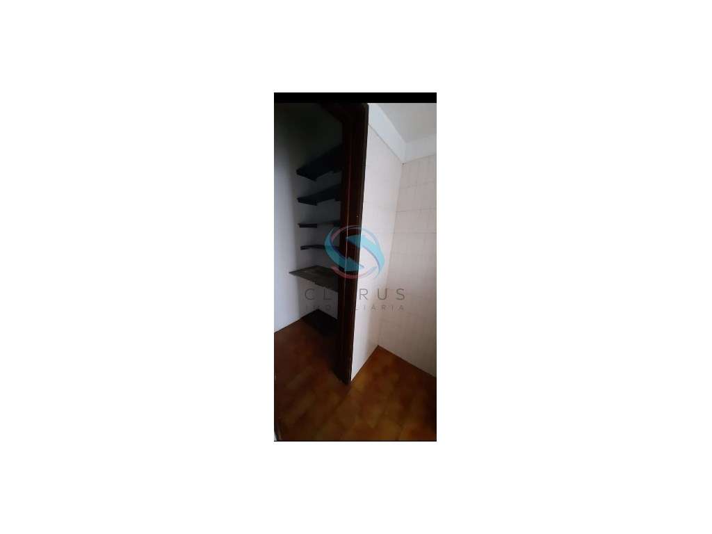 Excelente Apartamento T2 -Almada-9