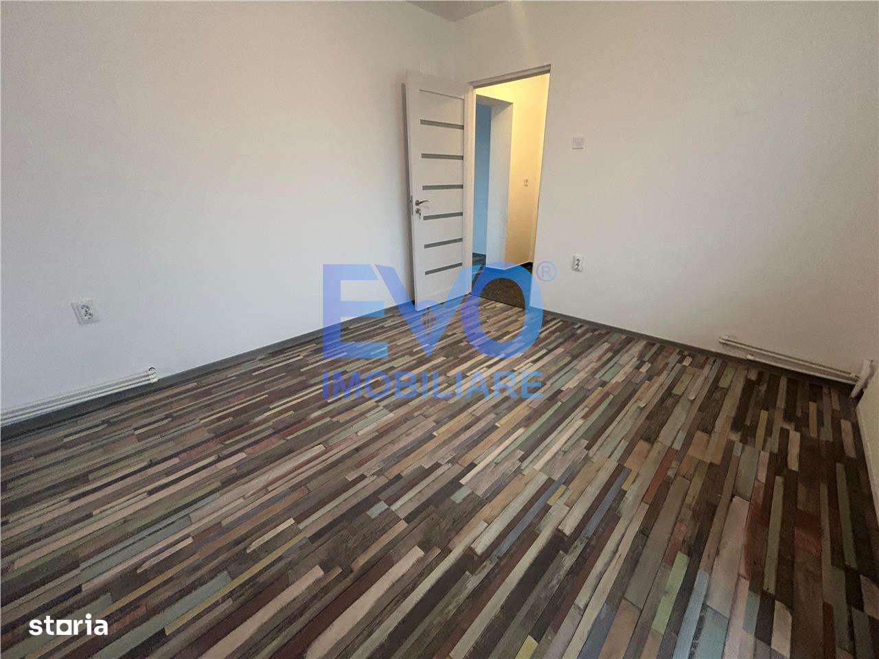 APARTAMENT DE VANZARE CU 2 CAMERE, RENOVAT COMPLET, CENTRALA TERMICA P - Imagine principală: 3/11