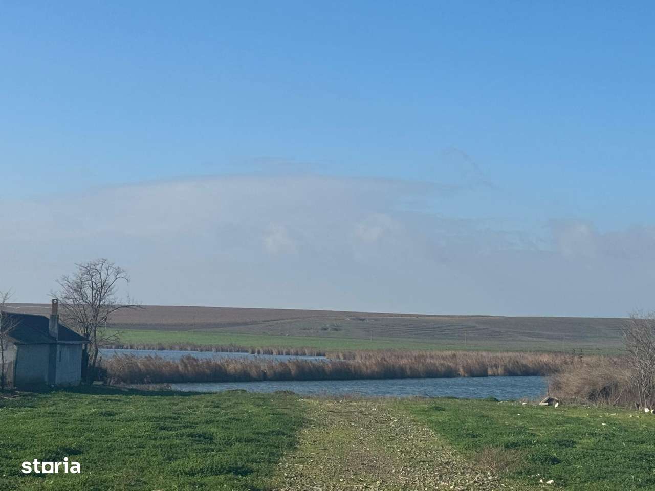 Super oferta! Teren de vanzare pe malul Lacului Corbu!-4