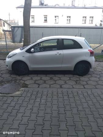 Toyota Yaris 1.0 Luna - 3