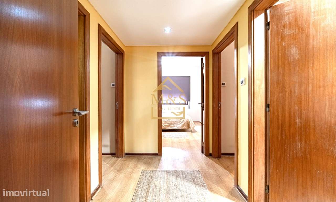 Apartamento T4 com terraço de 100Mts - Metro - Porto-7