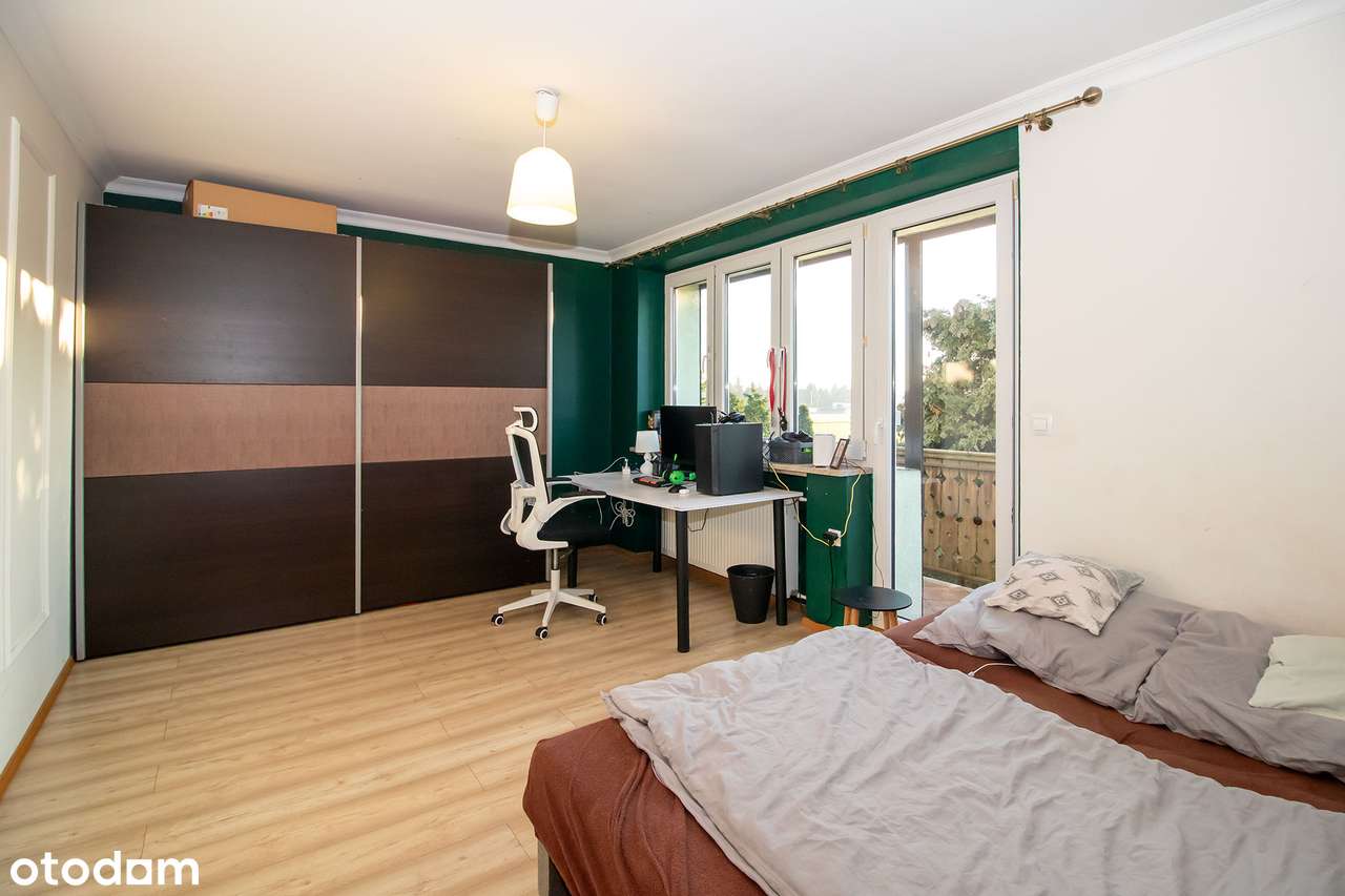 Duży, funkcjonalny dom pod Opolem-10