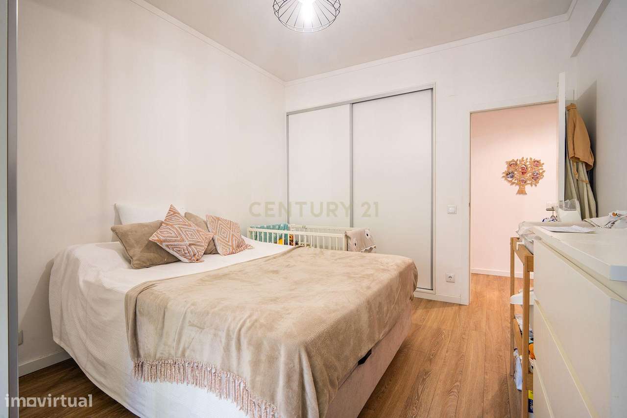 Apartamento Renovado T2 em Oeiras, ótimas áreas e com tudo perto de si-17