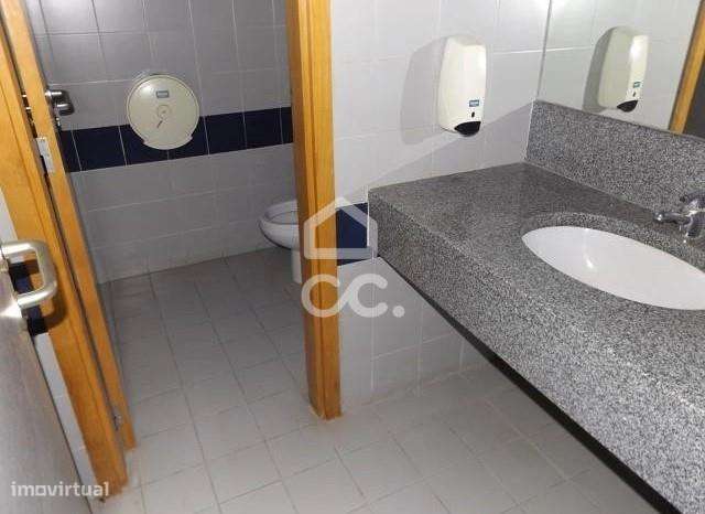 Loja de 2 Pisos com 242 m² em Amiais de Baixo – Santarém-13