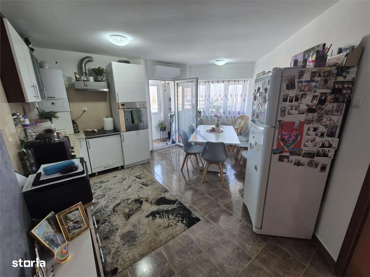 Apartament 2 camere, decomandat, Cetate, et.3, zona  Statiei de Salvar-0