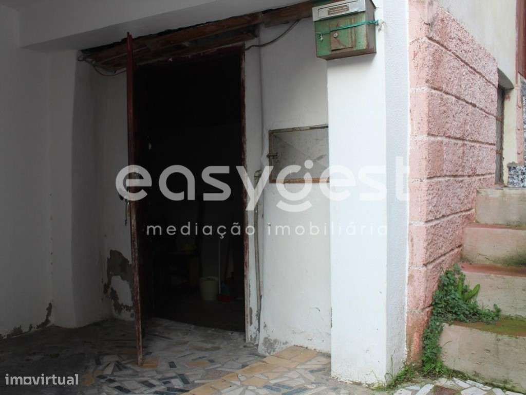 Moradia Tipologia T2 Unifamiliar inserida na vila do Tortosendo - Grande imagem: 3/13