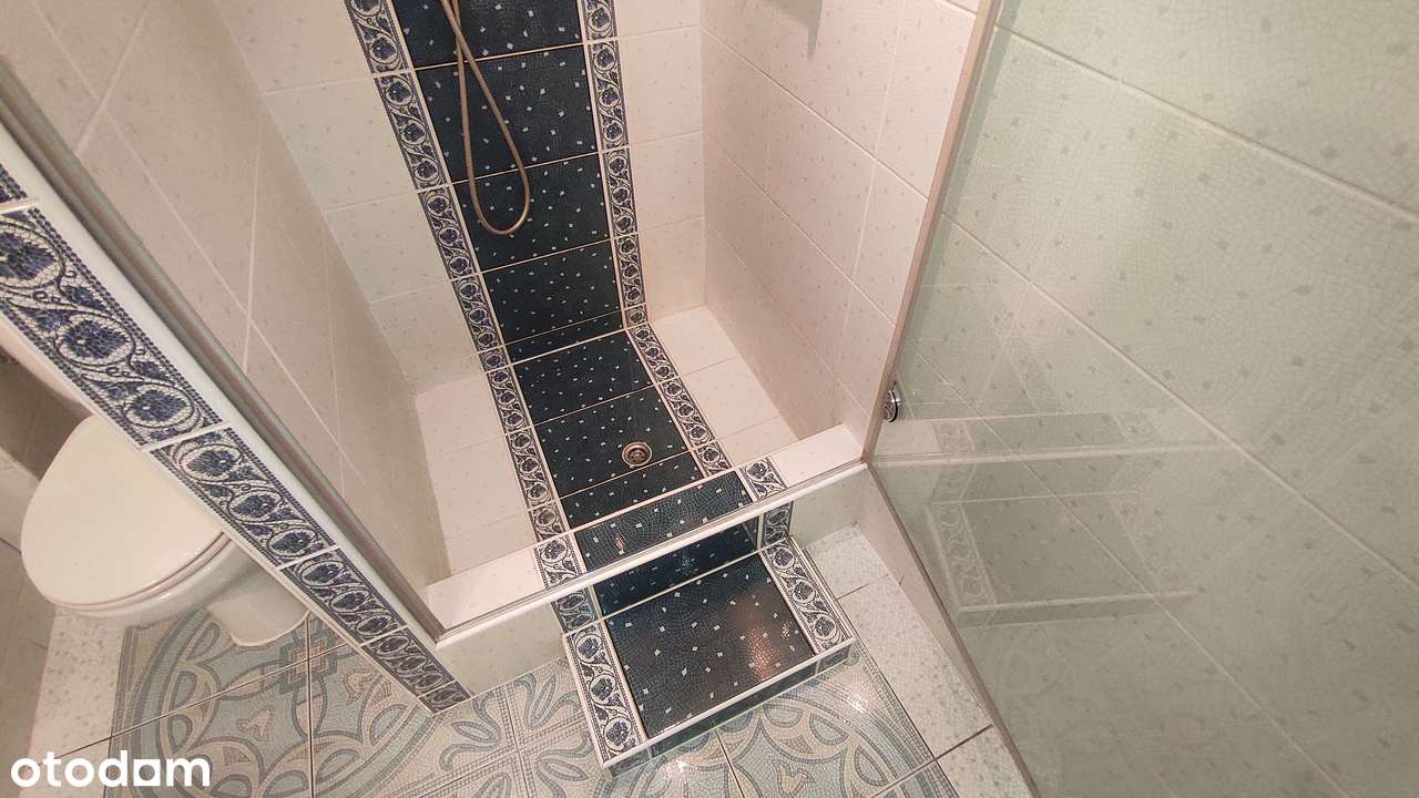 64 m2, 3 pok. 2 p. w niskim bloku, extra lokalizacja, b.dobra cena !-11