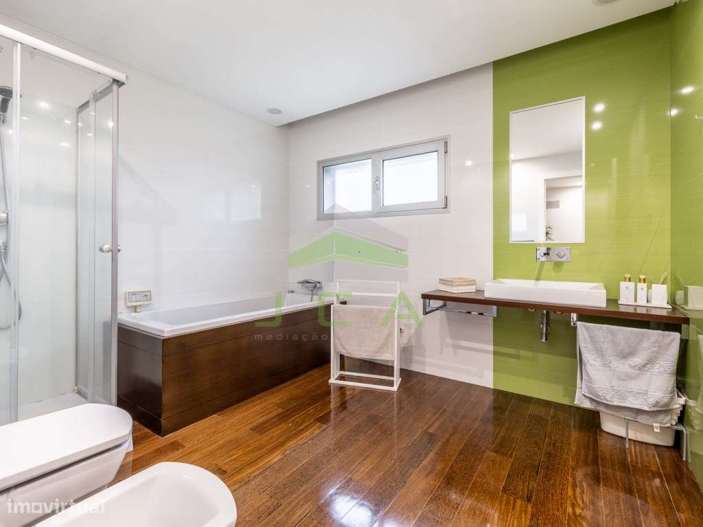 Moradia V4 isolada a 3min de Leiria-32