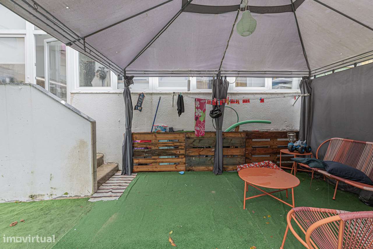 Apartamento T2 em RC com Quintal no Seixal-22