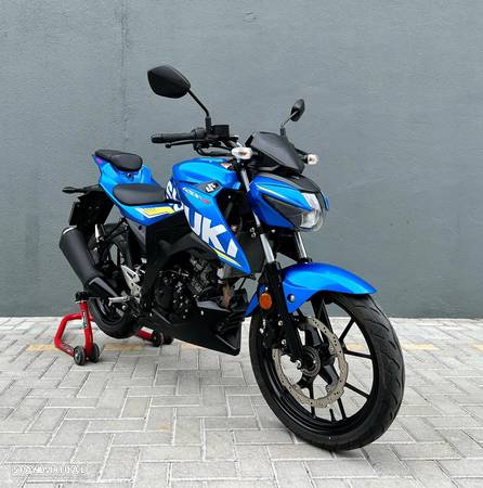 Suzuki GSX - 3