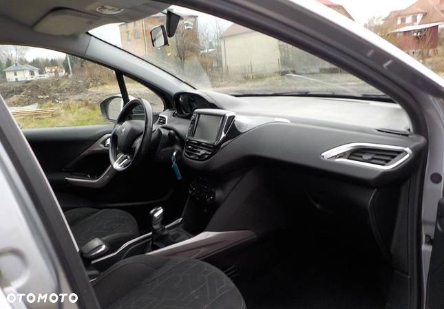 Peugeot 2008 1.2 Pure Tech GPF Style - 17