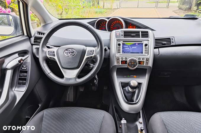 Toyota Verso 2.0 D-4D Premium - 14