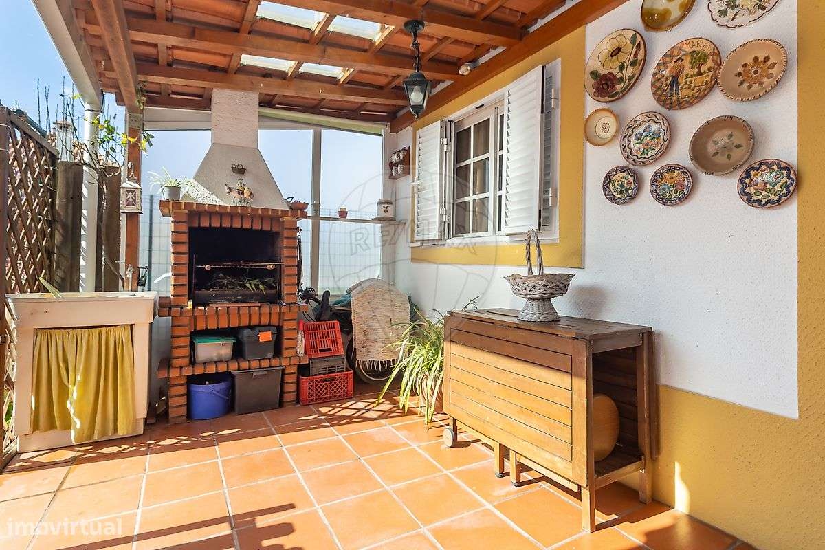 Moradia Geminada T3+2 – Quinta do Conde para venda-25