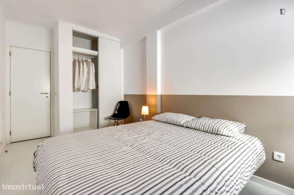 Quarto - localizado em Baixa Coimbra - Grande imagem: 2/8