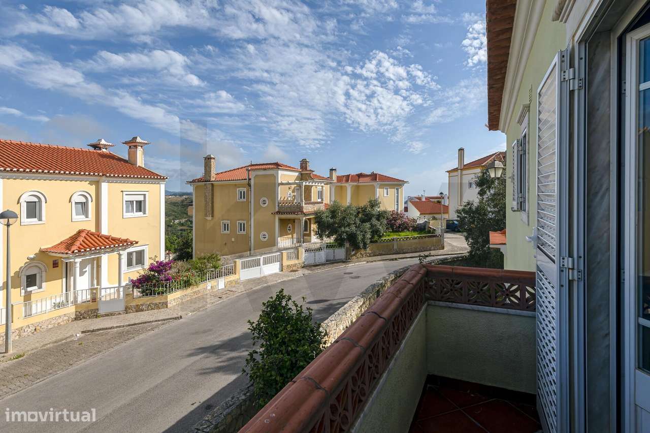 Moradia T4 Independente com Jardim – A 12 min a pé da Praia e 35 min d-47