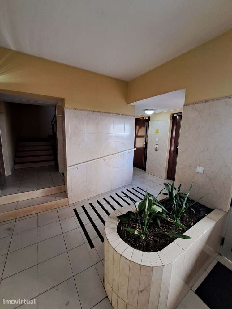 APARTAMENTO T3 EM LOCALIZAÇÃO CENTRAL  - FARO-32