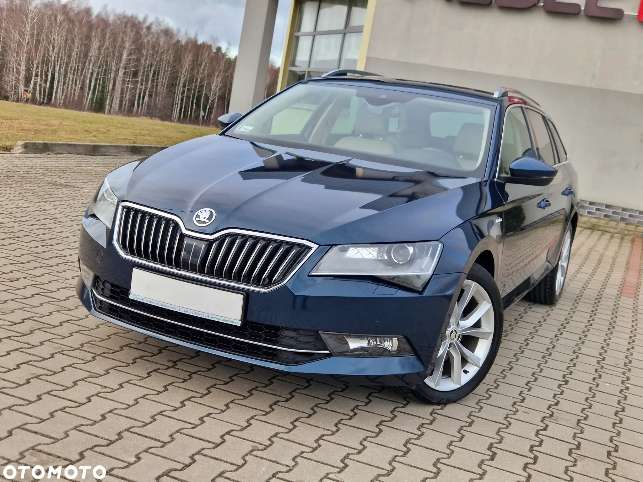 Skoda Superb 2.0 TDI L&K DSG - 3