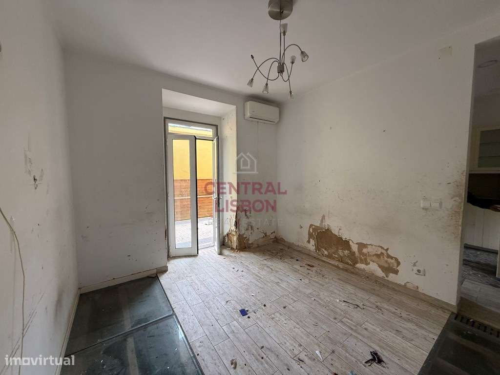 T4+1 com Terraço e Logradouro em Arroios | Possibilidade de Duas Zo...-6