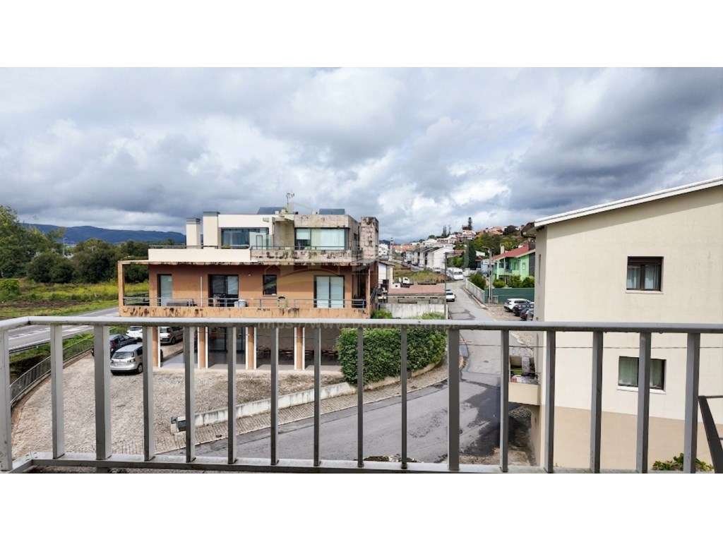Seixas: T2 remodelado com vistas rio-11