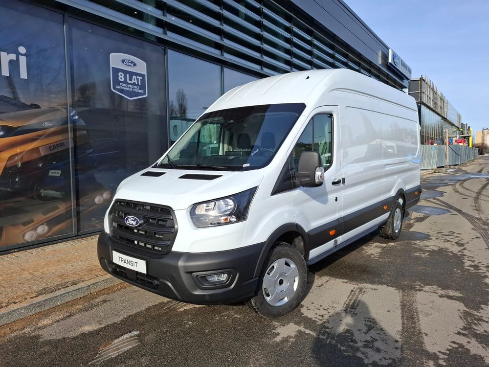 Hak holowniczy, tempomat, oświetlenie LED w przedziale ładunkowym