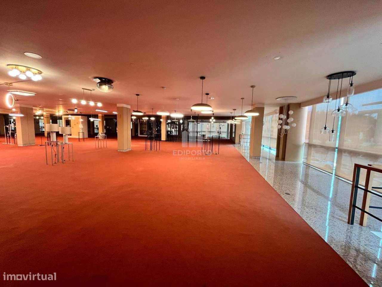 2 Edifícios de referência para arrendamento em frente ao Shopping Ferr - Grande imagem: 4/26