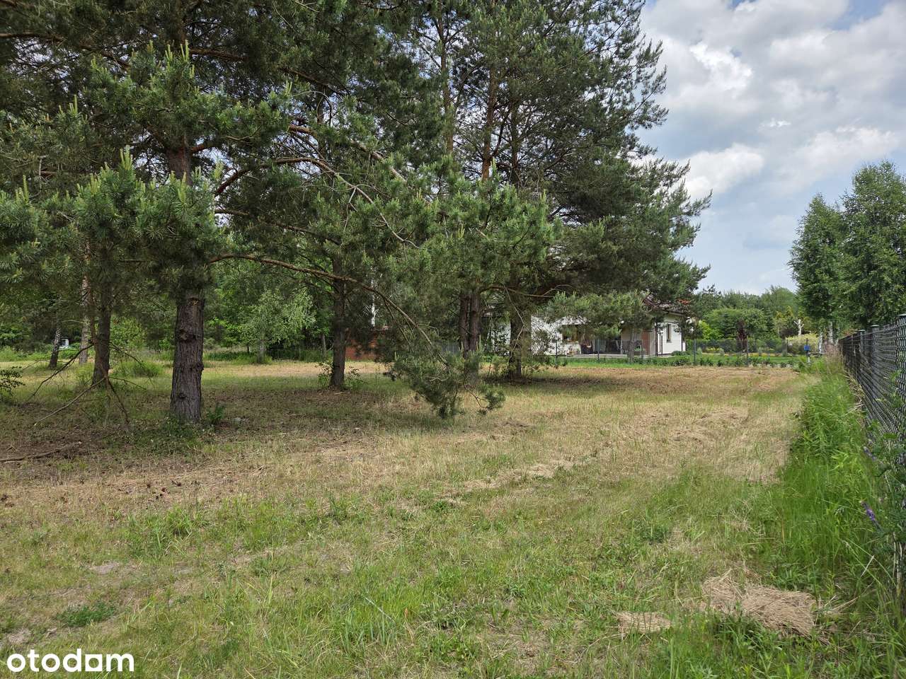 Dwie działki budowlane przy lesie, media, sprzedaż łączna-2