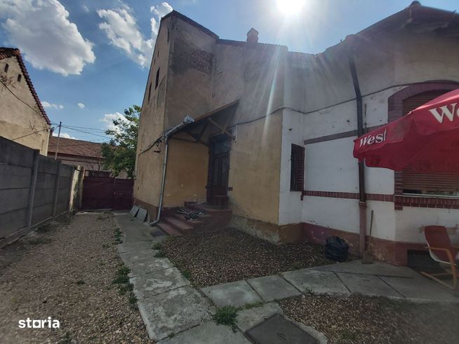 Casa de vanzare, central/ zona Parcului Bratianu - Magheru din Oradea-13