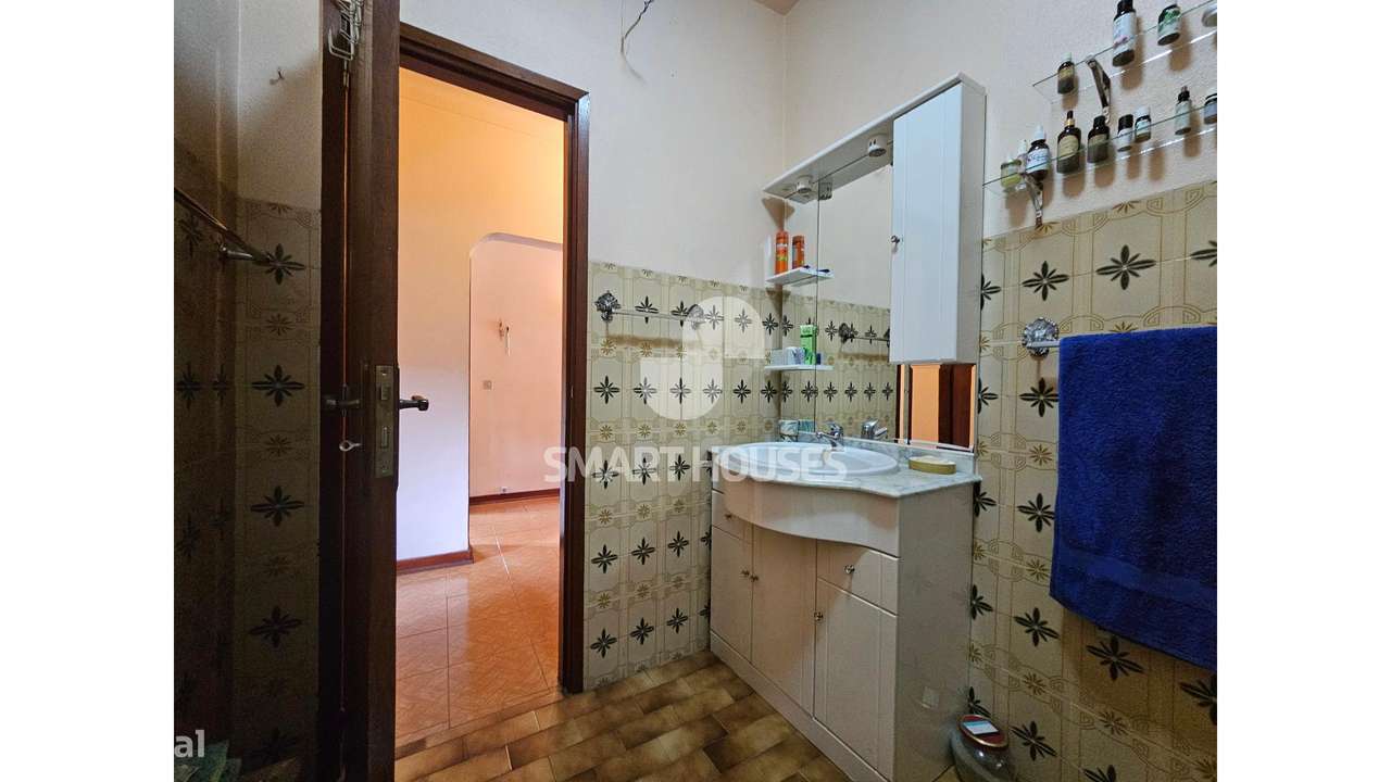 Moradia T3+1 em Avô c/ terreno-17