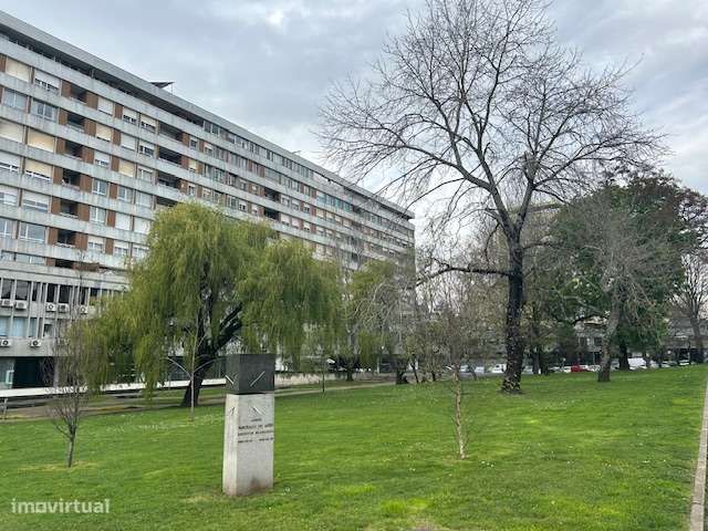 Vende-se trespasse - espaço comercial destinado a  snack e restauração - Grande imagem: 4/8