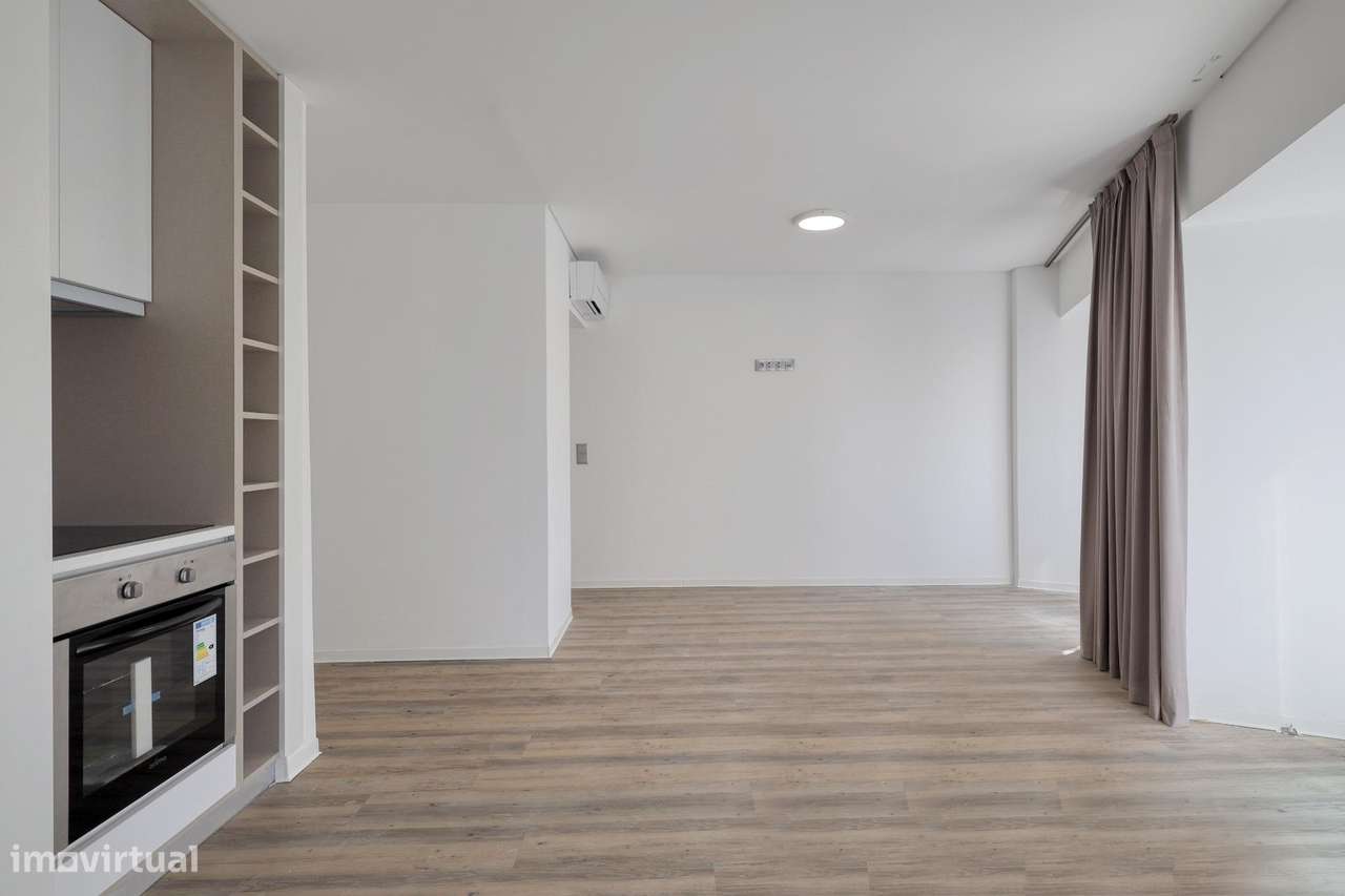 Edifício Renovado no Coração da Graça, Lisboa-11