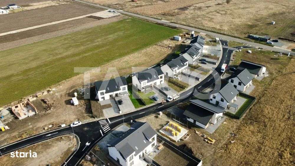 Casa individuala de ganzare cu teren generos- predare la alb - Imagine principală: 2/6