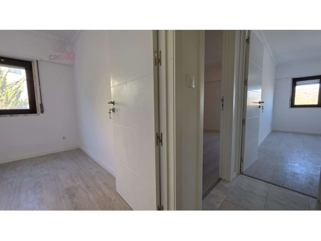 Apartamento T3 renovado para venda em São Marcos-8