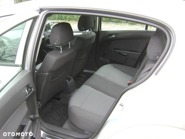 Opel Astra II 1.6 Start - 10