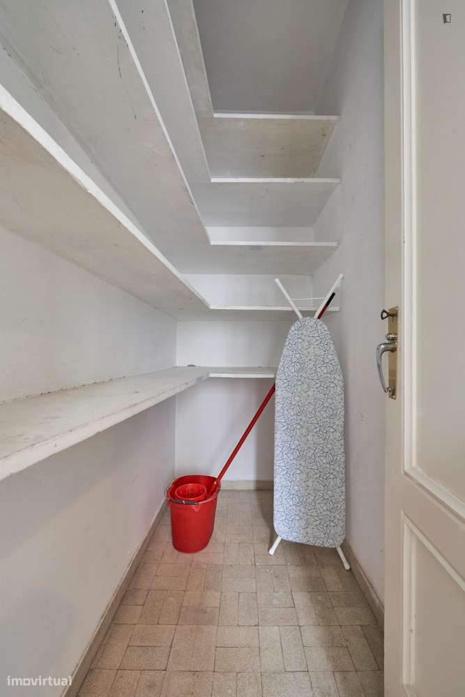 Quarto - localizado em Marquês de Pombal Lisbon - Grande imagem: 2/10