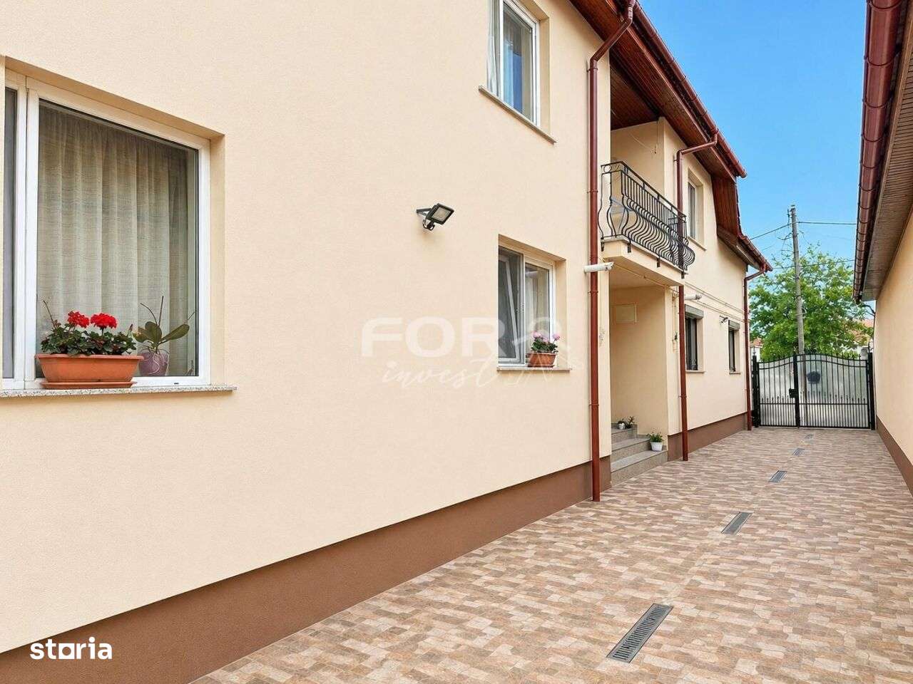 Casa 4 camere si 235 mp teren, de vanzare zona Iosia Oradea-1