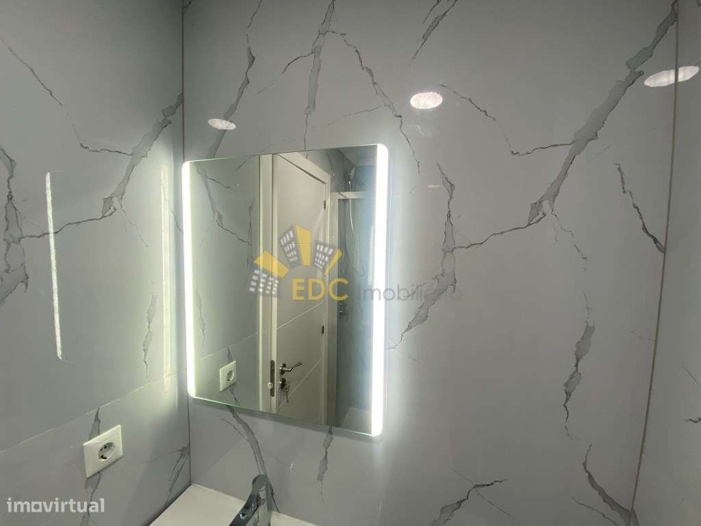 Apartamento T2 Totalmente Remodelado em zona Premium de Benfica | A...-20